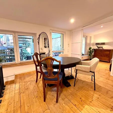 Holideis Big With Terrace Center Apartment