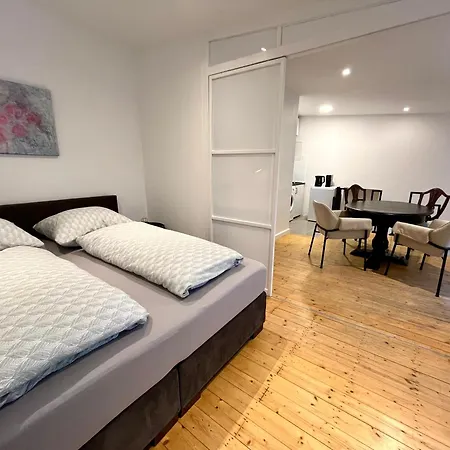 Holideis Big With Terrace Center Apartment