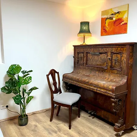 Holideis Big With Terrace Center Apartment