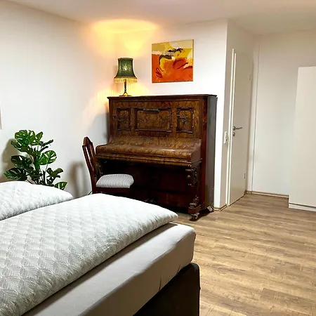 Holideis Big With Terrace Center