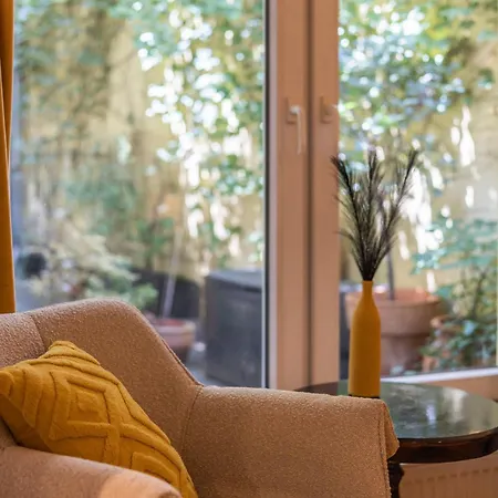 Big Center No Party Apartment *