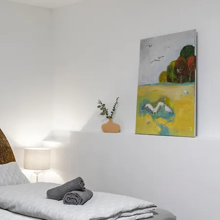 Big Center No Party アパート *