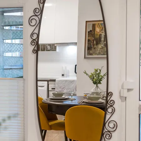 Big Center No Party Lejlighed