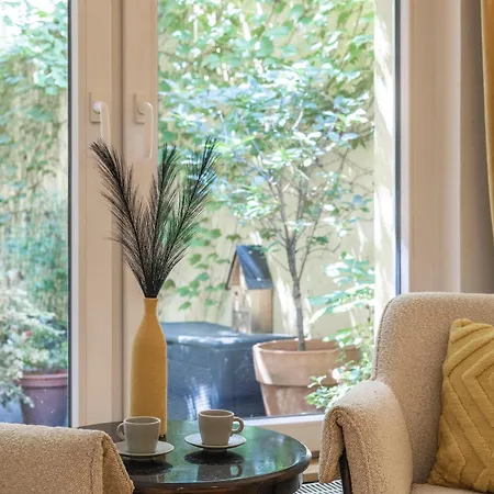 Big Center No Party *